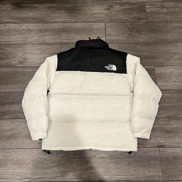 The North Face Men's White Puffer Jacket - Picture 2 of 7